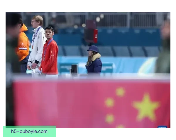 宁忠岩夺冠披国旗落泪拥抱李琰 宁忠岩夺冠披国旗落泪拥抱李琰